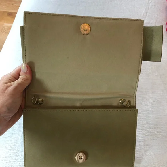 Fab’rik Nude/green Clutch - Picture 3 of 4
